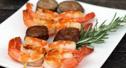 Brochettes de gambas et saucisses de Molène