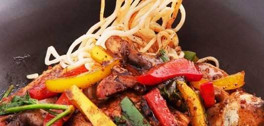 Wok de poulet sauce soja