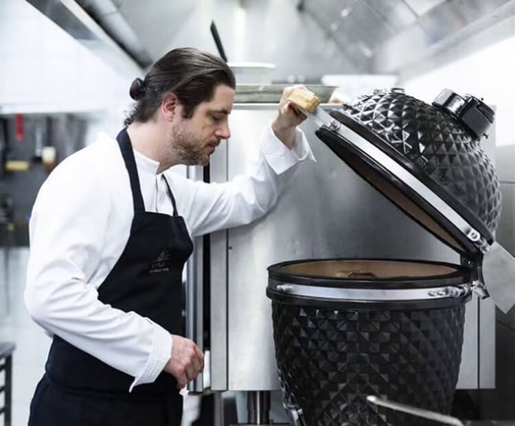 Kamado Kokko à la villa de Camille et Julien