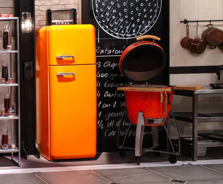 Barbecue kamado Kokko modèle XL rouge utilisé dans l’émission Top Chef