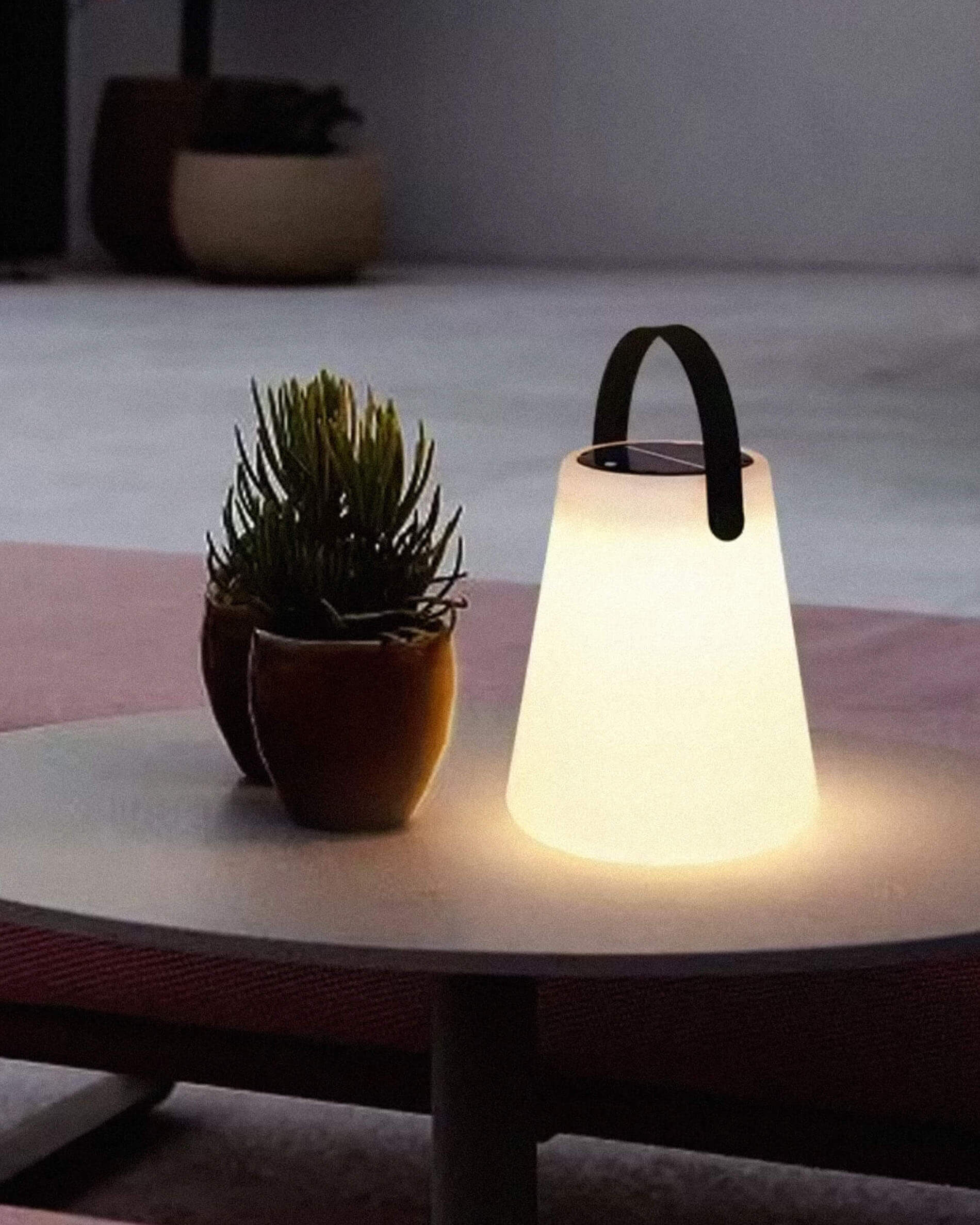 Lampada da esterno a cono solare