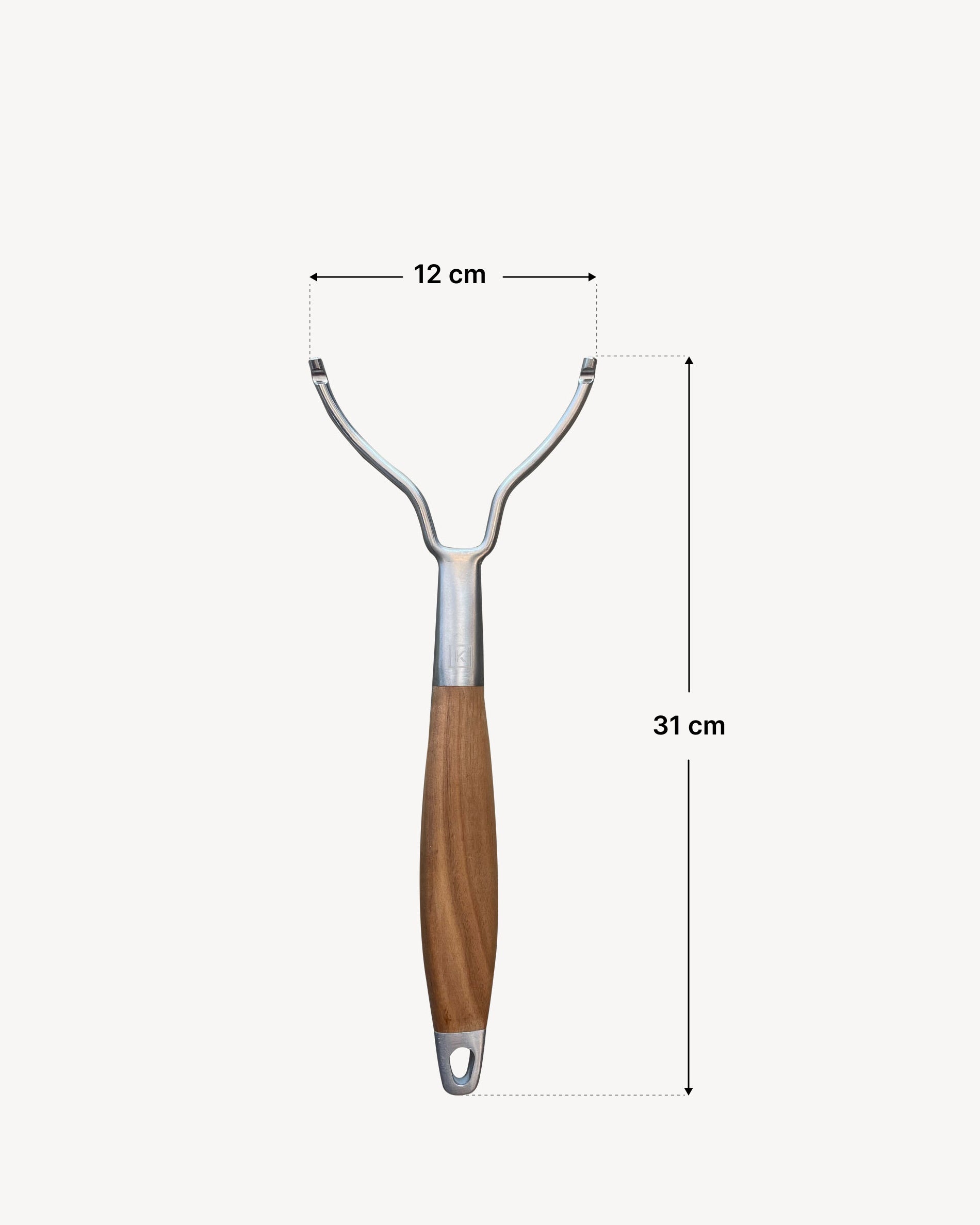 Hebegriff für Kamado-Grillrost aus Edelstahl mit ergonomischem Holzgriff, abgebildet mit exakten Maßen: 31 cm Gesamtlänge und 12 cm Abstand an den Haken – erleichtert das sichere Anheben heißer Grillroste.