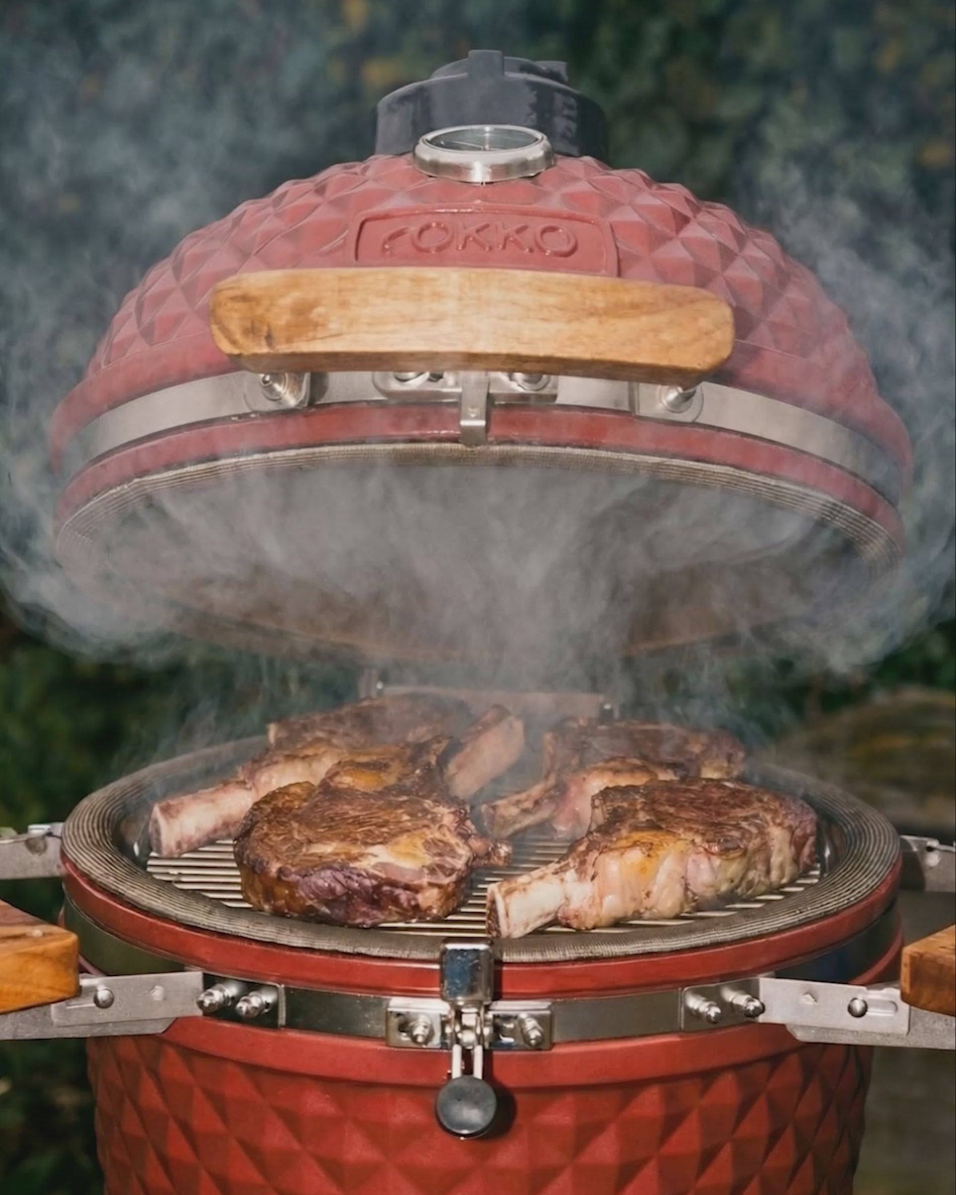 Video laden: Vidéo de démonstration des performances du kamado Kokko en cuisson